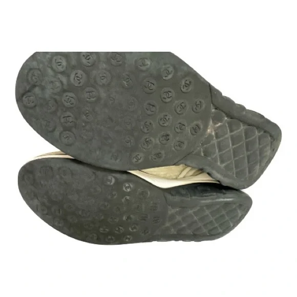 Chanel Two Tone Suede Knit CC Logo Low Top Sneakers Women’s Size‎ 39 EU / 9 US
